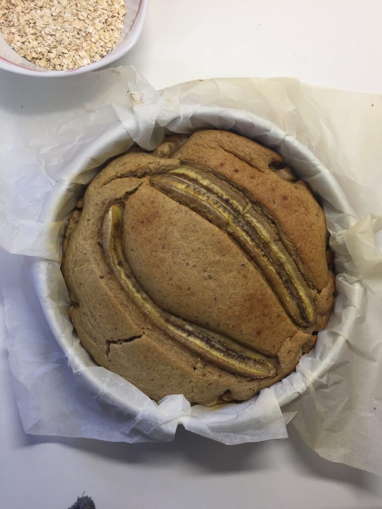 bizcocho de platano y avena saludable y esponjoso