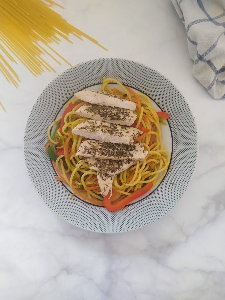 PASTA PRIMAVERA CON POLLO