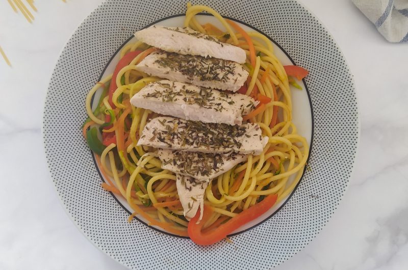 Pasta primavera con pollo