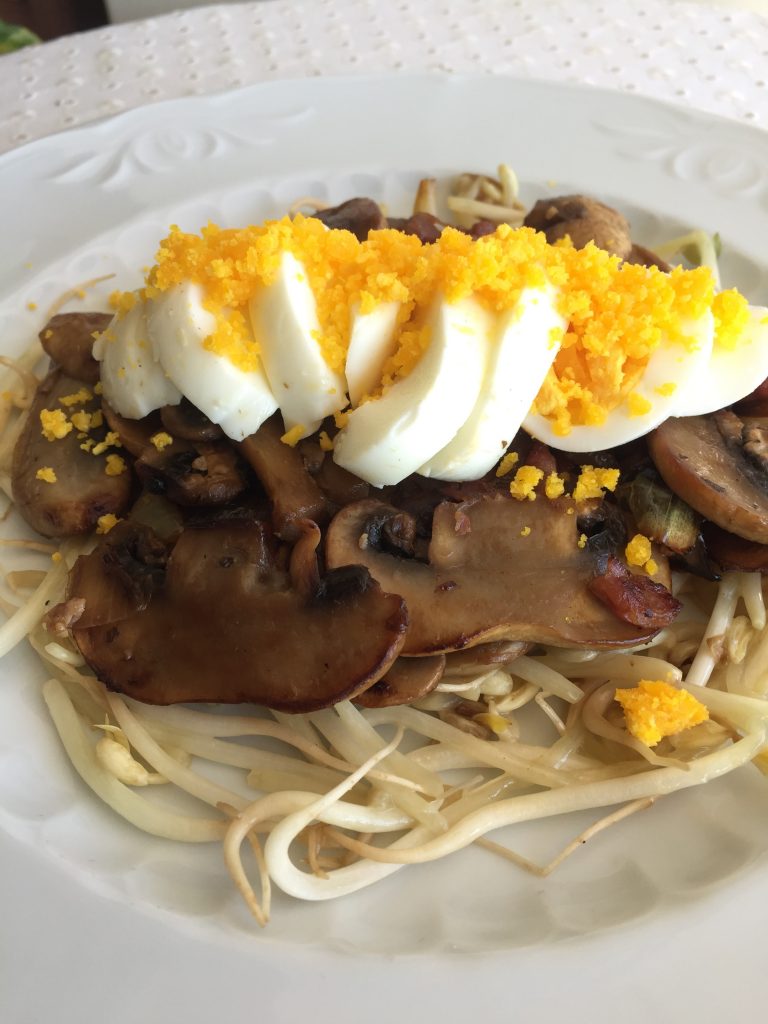 Ensalada templada de huevo
