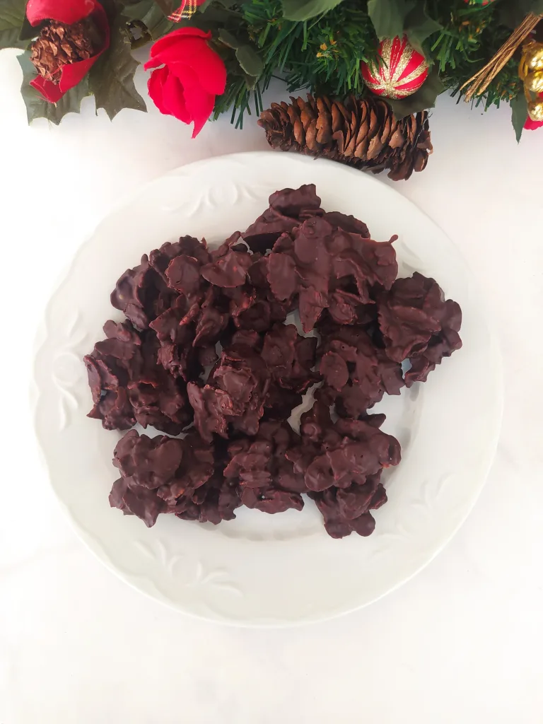 Rocas de chocolate con cereales, dulces sin azucar